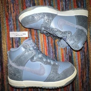 Nike Dunk High size 5y 6.5w
